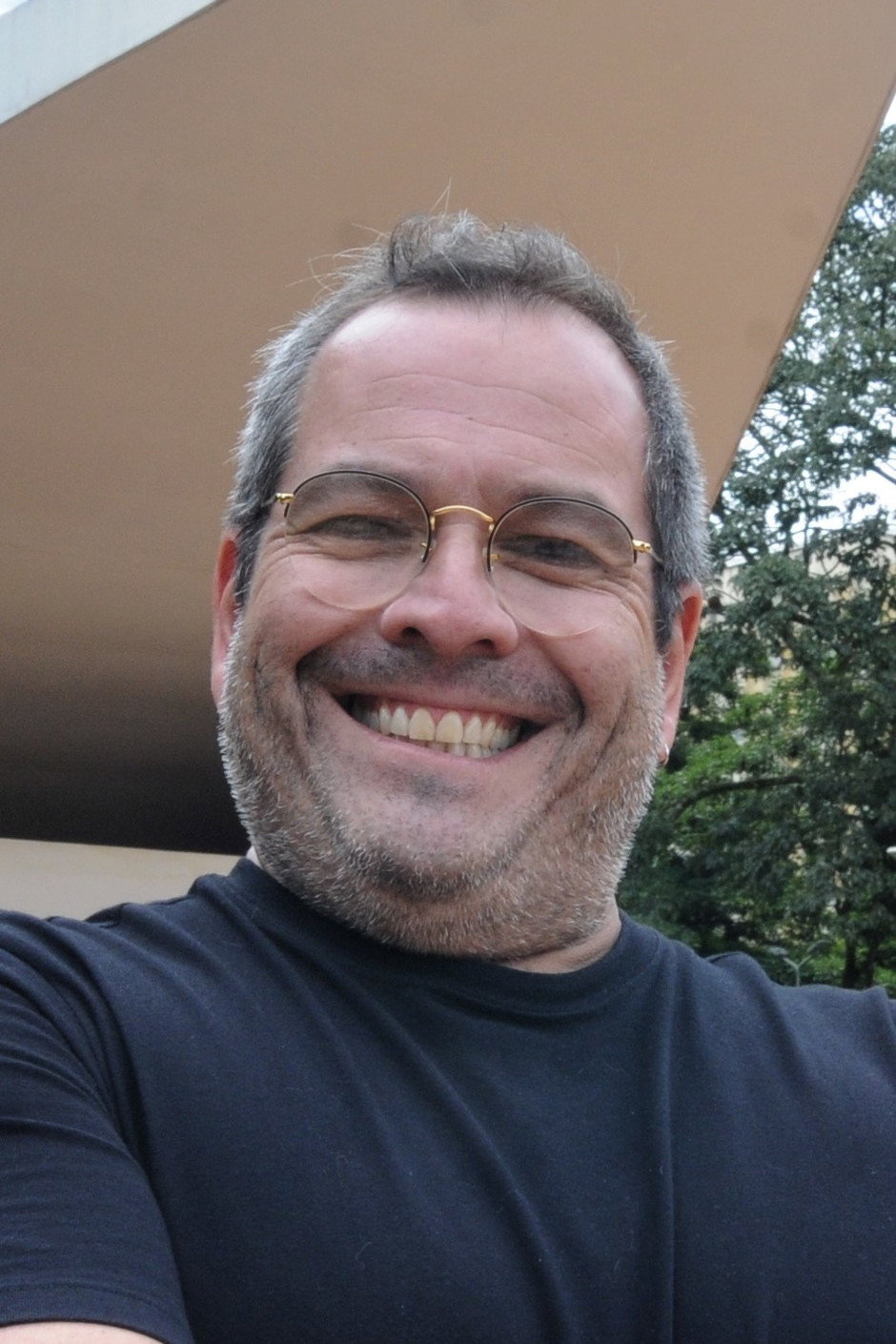 Adriano Siri as Frila 1 in Tepê