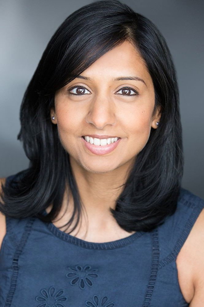 Llila Vis as Leila in Scott and Sid
