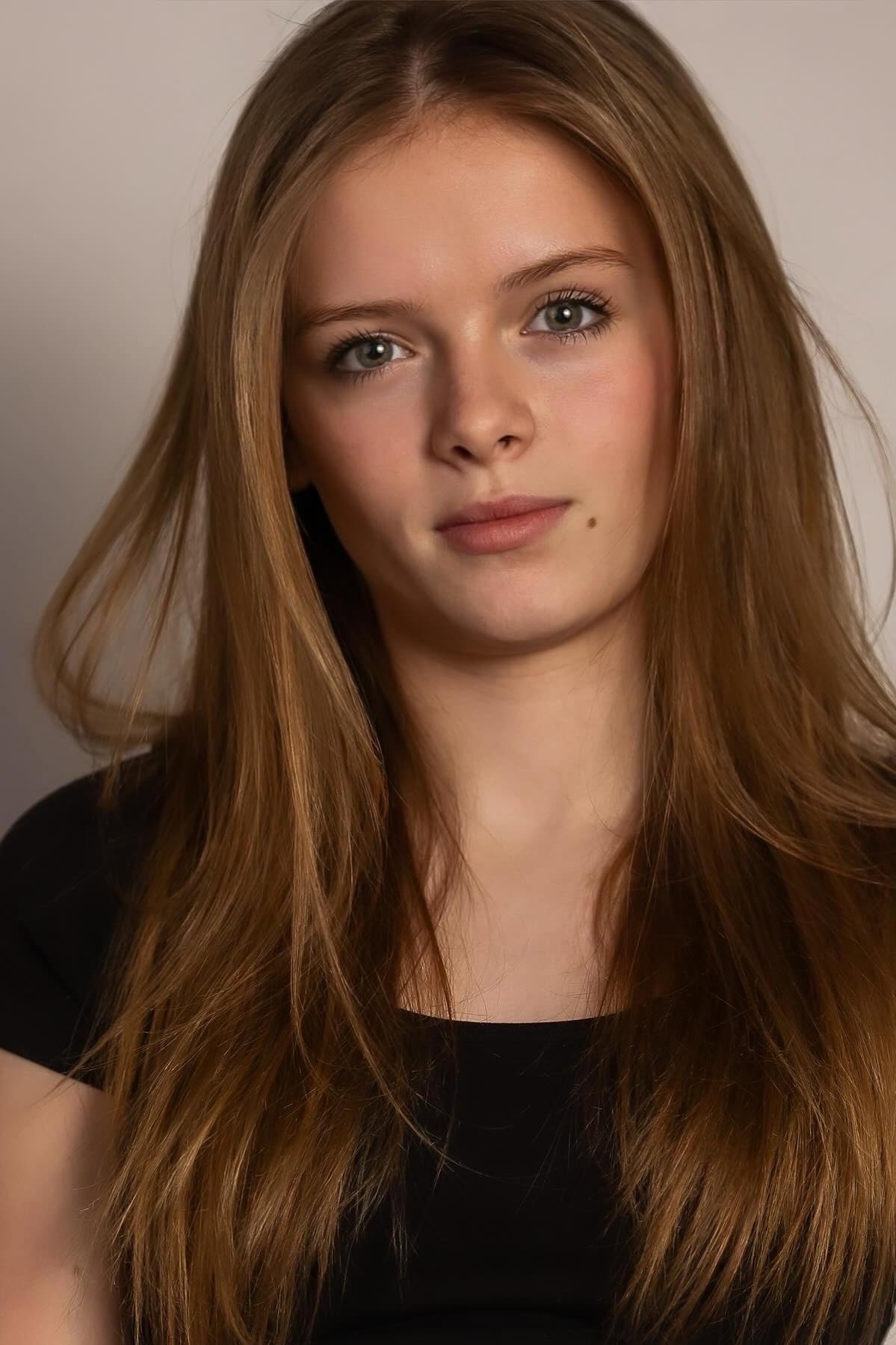 Colbi Gannett as Iggy in Skin