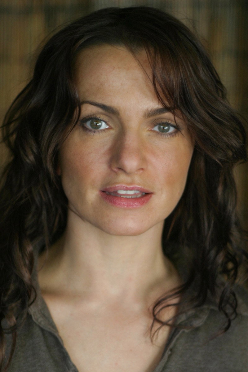 Simone Lahbib as DI Alex Fielding in Wire in the Blood