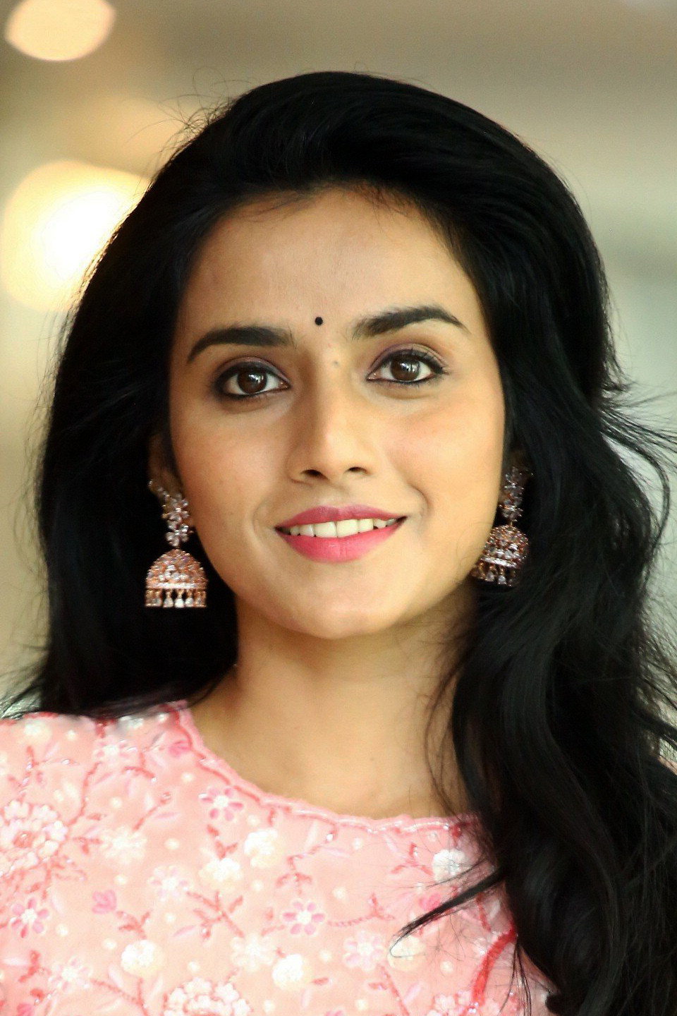 Ann Sheetal as Rosy in Ezra
