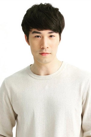 Prachakorn Piyasakulkaew as Kimhan / "Kim" in Snow Fire