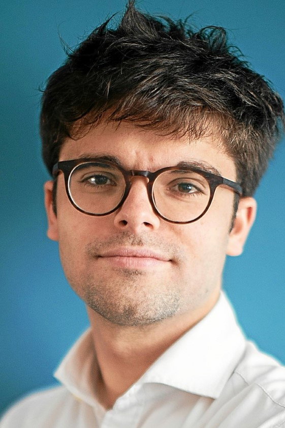 Raphaël Llorca as Self - Guest in Blocs contre blocs - Au coeur de la présidentielle