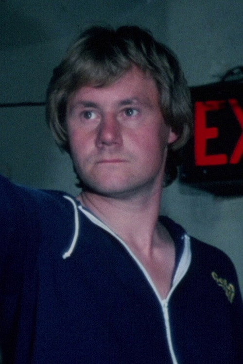 Steven Longhurst as Simon in Bloodstream