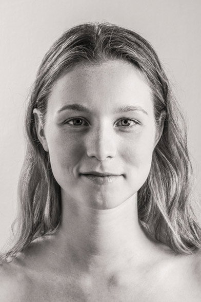 Annette Nesvadbová as Alenka in Bohéma
