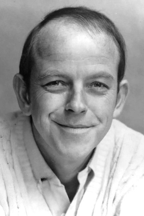 Julian Holloway as Siegfried (voice) in Father of the Pride