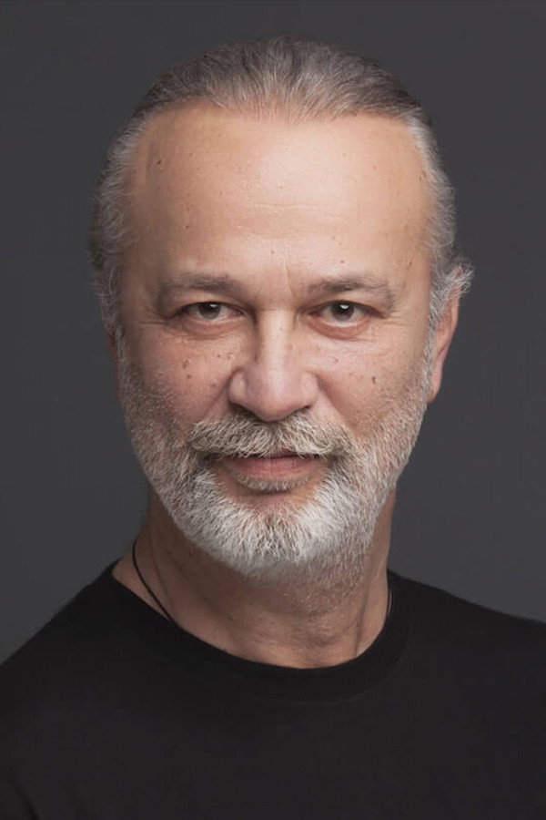 Levent Özdilek as Fahri in Sea and Sun