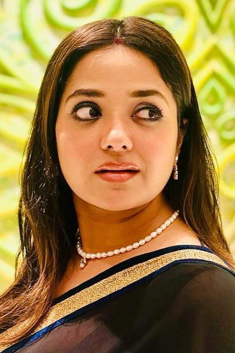 Mimi Dutta as Kamala in Potol Kumar Gaanwala