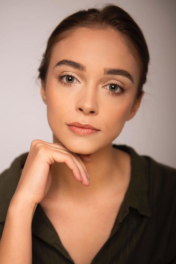 Teona Stavarachi as Alma Coman in Groapa