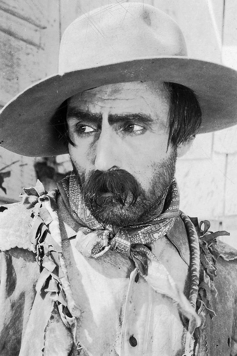 Frank Leigh as Harim in Love In The Desert