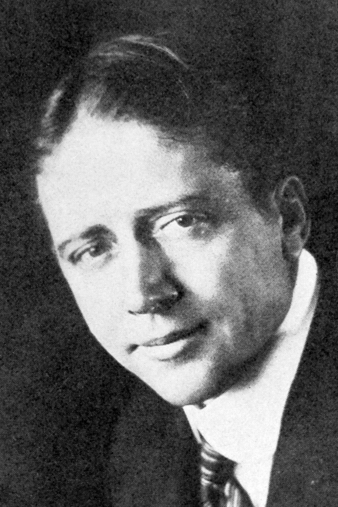 Tom Terriss as Earl Dexter / Tony Oscaros in The Pursuing Shadow