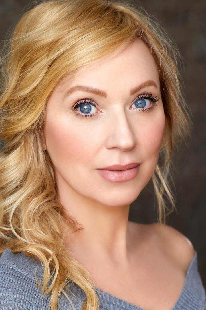 Leigh-Allyn Baker as Amy Duncan in Good Luck Charlie