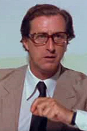 Renzo Marignano as Doctor in Alfredo, Alfredo