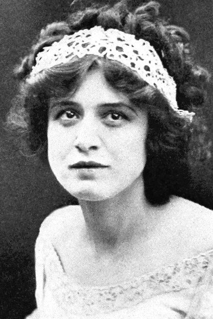 Ethel Jewett as Relée - a Dancer in The Reunion
