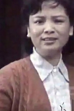 黄锦裳 as 珠珠母 in Yamaha Fish Stall