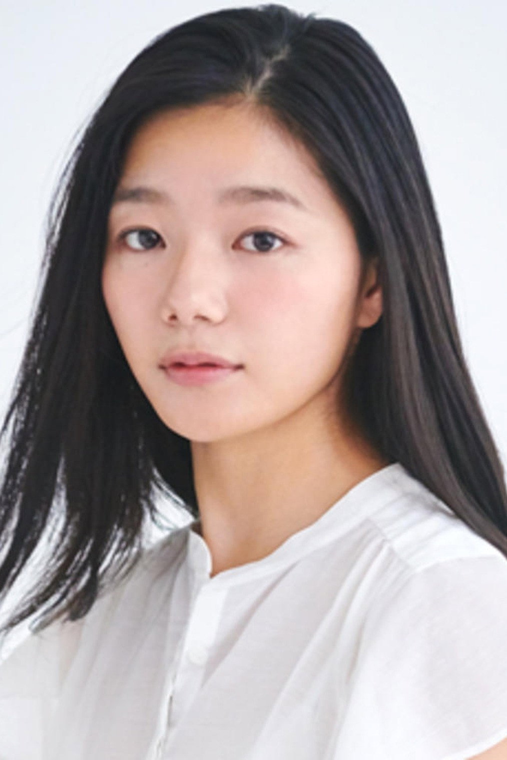 仲村綾乃 as Chika Watanabe in Blue