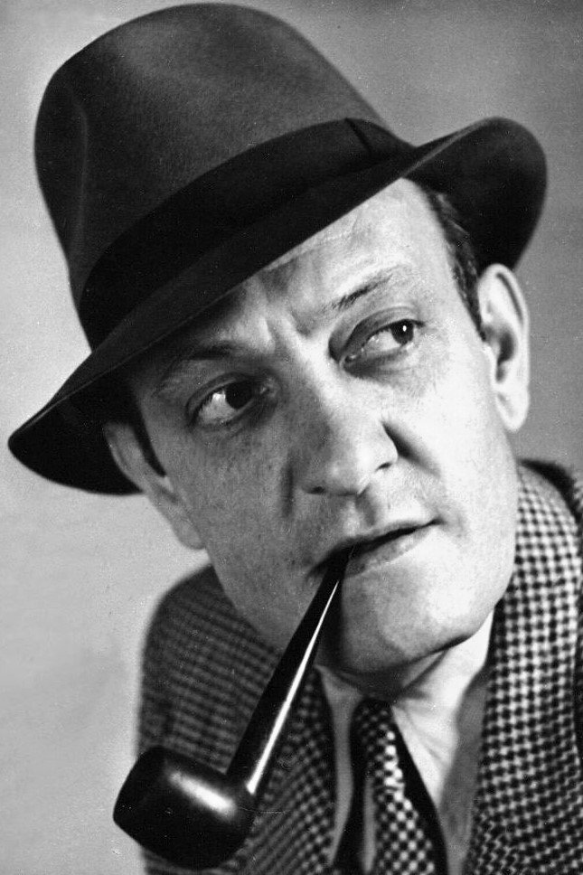 Yves Deniaud as Julien Pauphilat, head of the bellboys in Le Chasseur de chez Maxim's