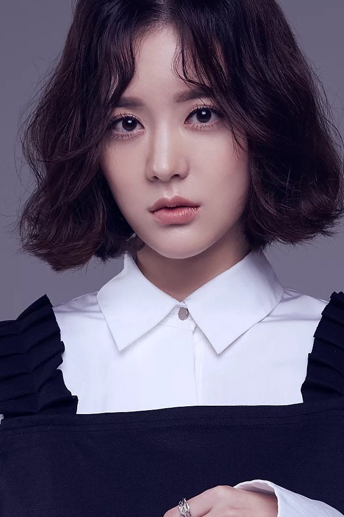 양진성 as Yoo Ji-Na in My Unfortunate Boyfriend