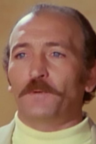 Deogratias Huerta as Attila in ...altrimenti ci arrabbiamo!