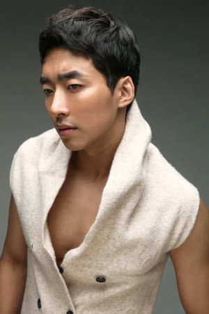 Seo Gun-woo as Kim Young-kwan in Doctor