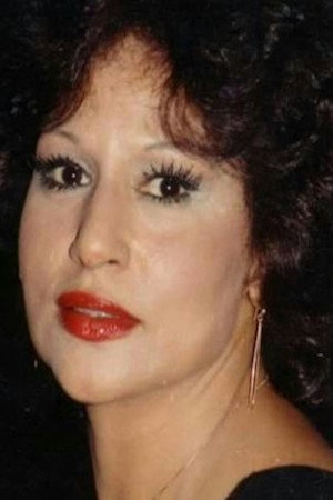 Fathia Tantawy as أمينة in Almuhakama