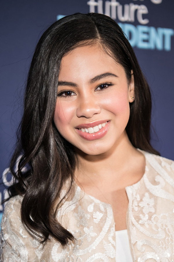Tess Romero as Elena in Diary of a Future President
