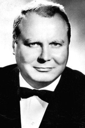 Ernst Schröder as Amtsvorsteher von Wehrhahn in Der Biberpelz