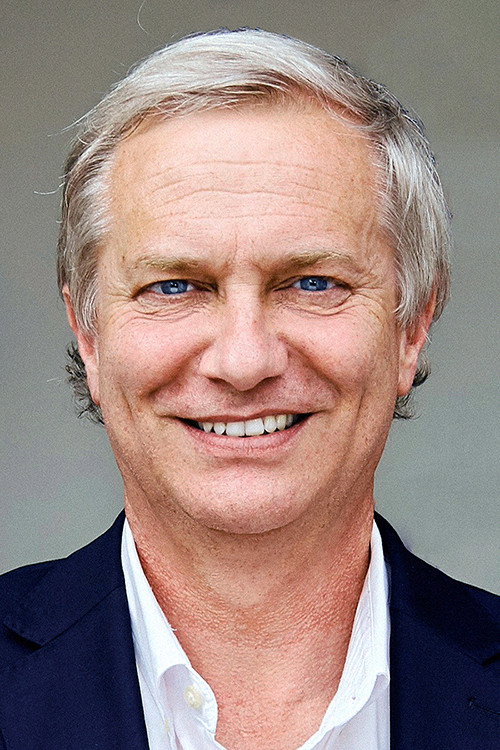 José Antonio Kast as Self - Entrevistado in Valientes
