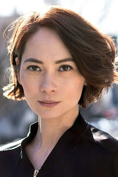 Assol Abdullina as Perizad in Materna