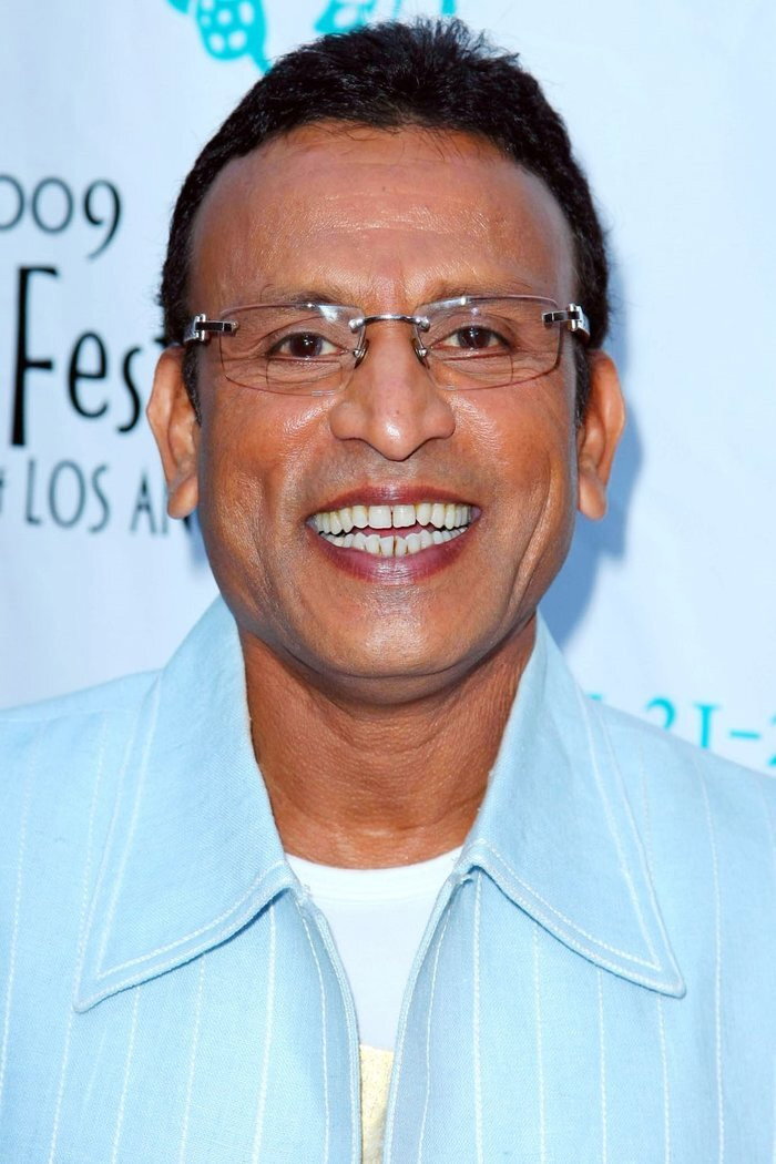 Annu Kapoor as Prabhakar in The Signature