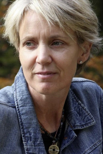 Susan Wheeler Duff as Carol Durdin in Deadly Intentions