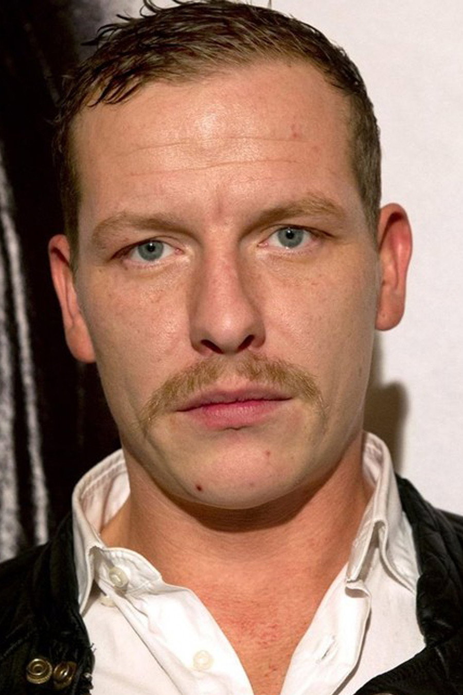 Gerdy Zint as Uwe Winger in E. + U.