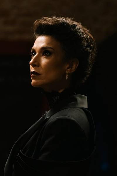 Alina Chivulescu as Helen Descamps in Fructul oprit