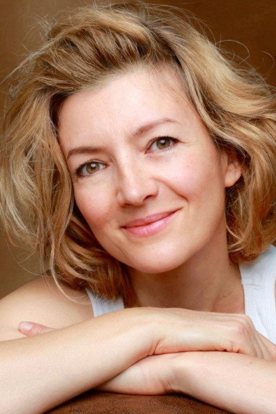 Nathalie Vignes as Irène in Wild Reeds