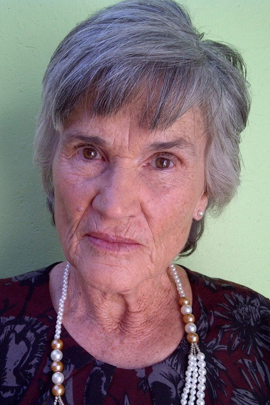 Lida Botha as Marcelina in 4 Mure