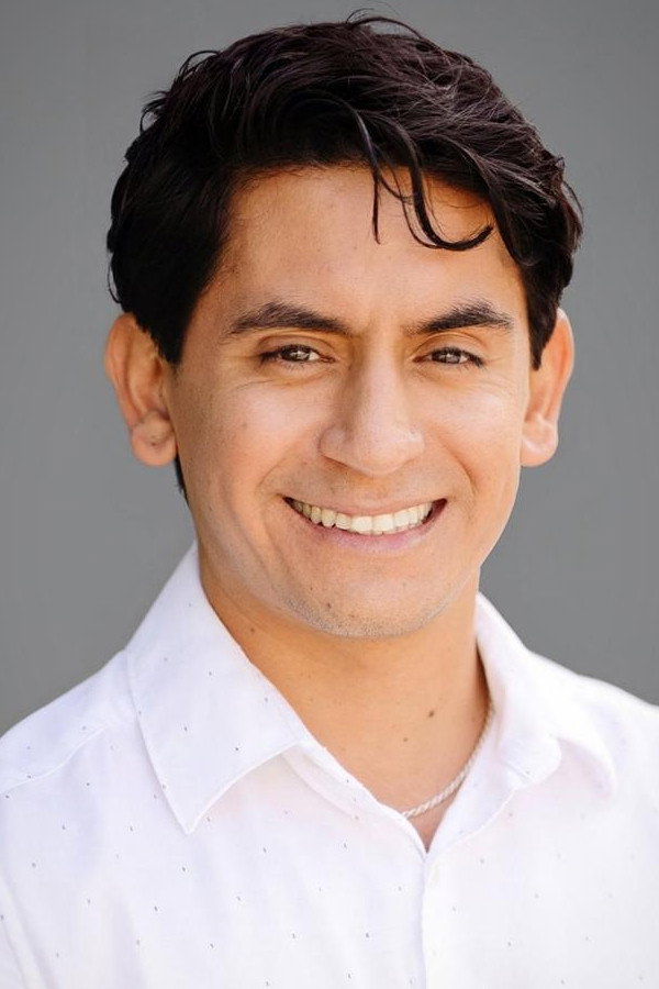 Nelson Coronado as Manuel in Richelieu