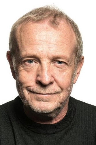 Eddie Webber as Ronnie in The Business