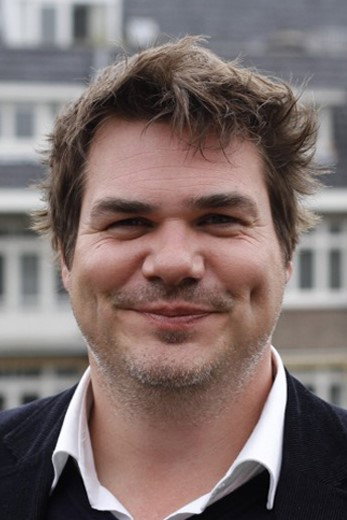 Mark Scholten as Earl in You'll Never Know