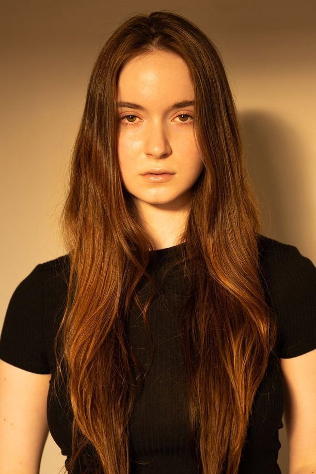 Elliott Woods as Sara in Prompt