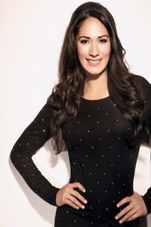 Mónica Gómez as Rosa María Restrepo in Allá te espero