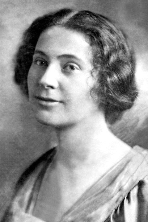 Else Heims as Frau Goldschneider in The Green Alley