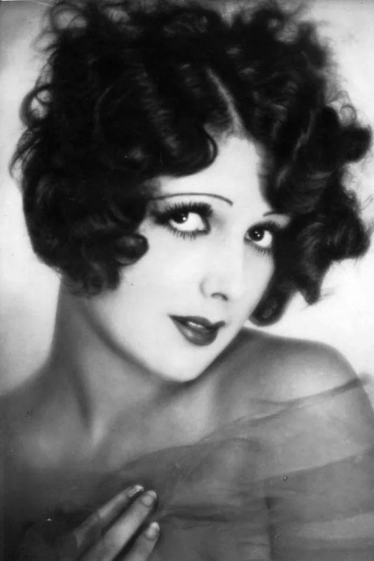 Betty Amann as Violet Ray in Pyjamas Preferred