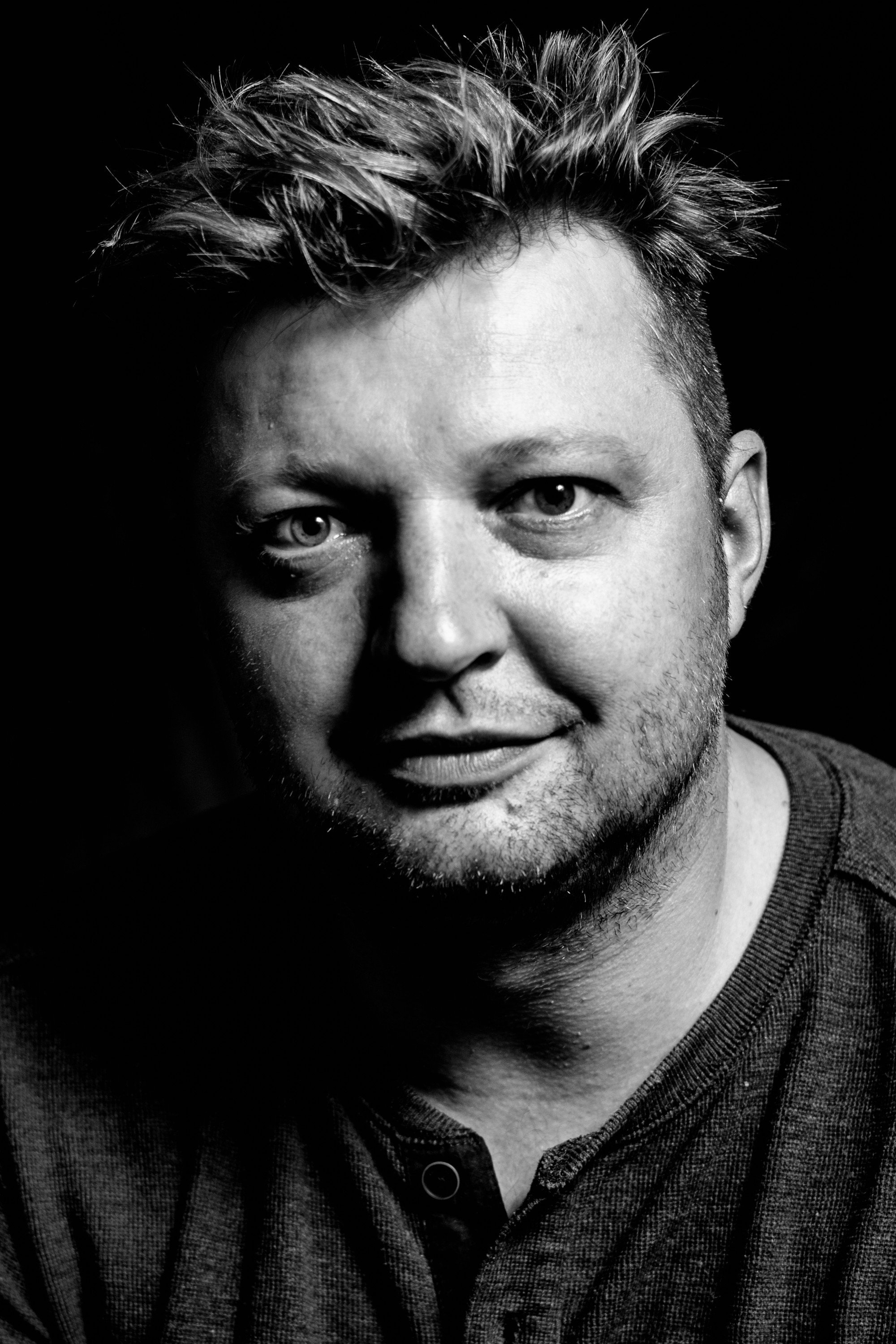 Michal Isteník as Eda in MOST!