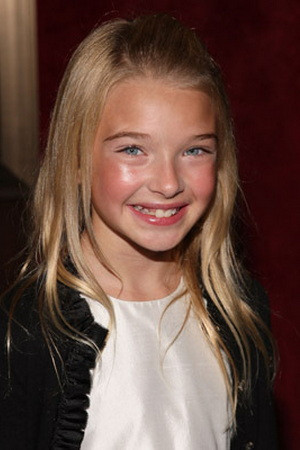 Brooklynn Proulx as Amanda in Don't Cry Now