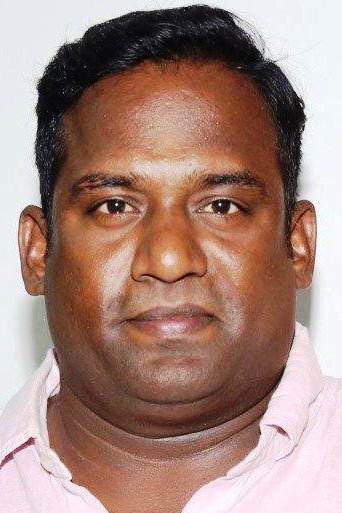 Robo Shankar as Major R. Kathiravan's Uncle in Irumbu Thirai