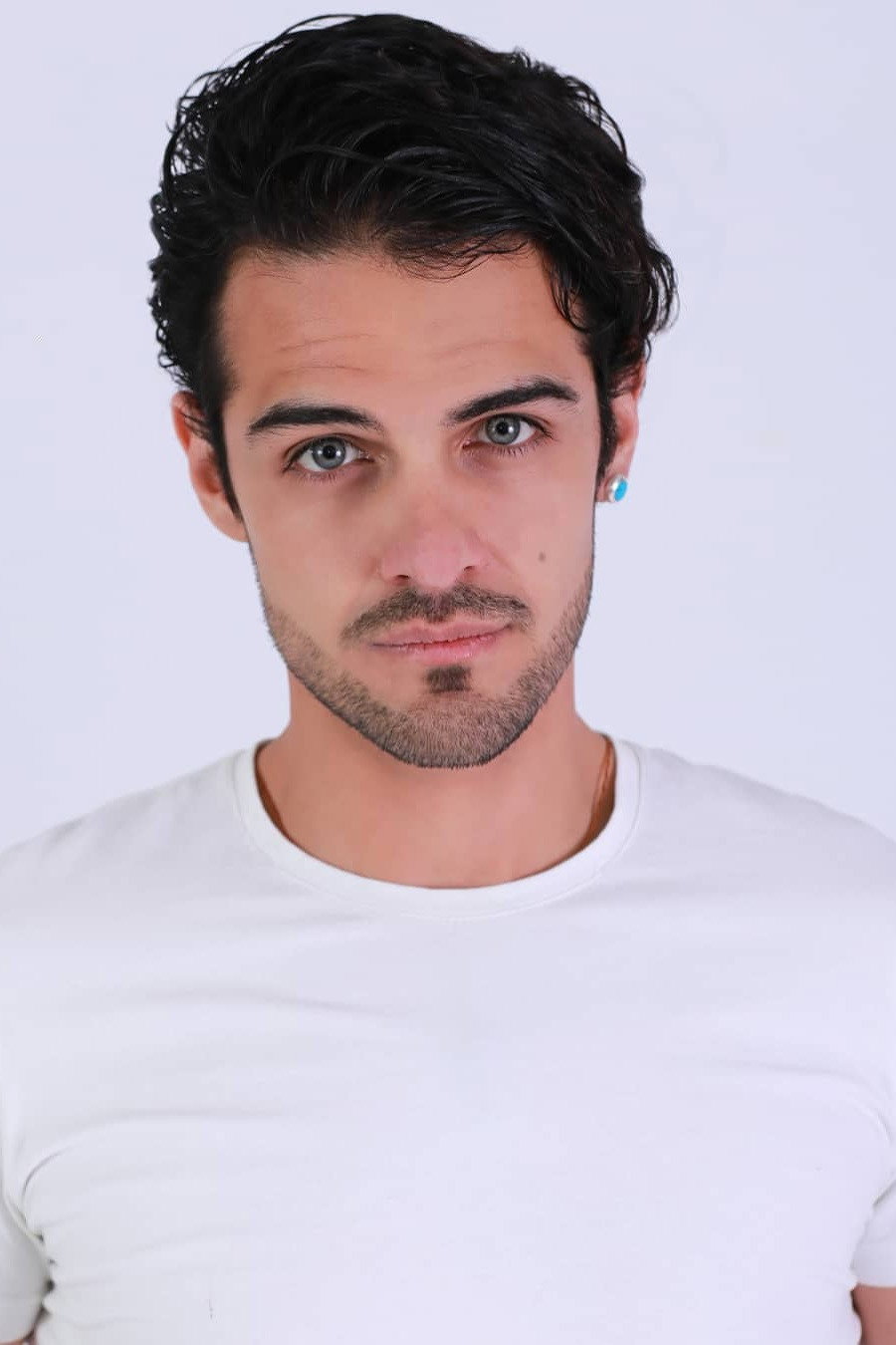 Edward Castillo as Luis Ernesto in Mi rival