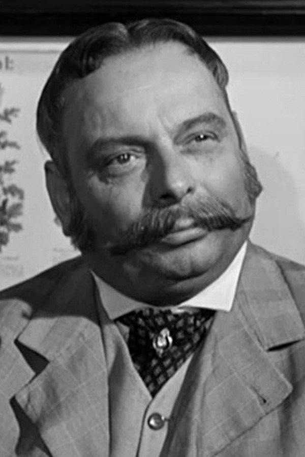 Mario Besesti as Mayor Favarelli in Miss Italia