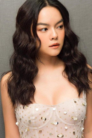 Phạm Quỳnh Anh as Self in Chị Đẹp Đạp Gió Rẽ Sóng