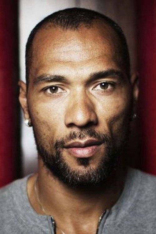 John Carew as Igor in Høvdinger