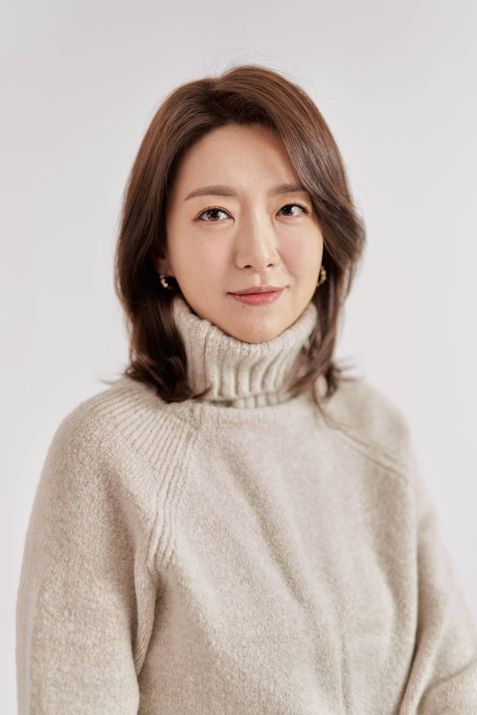 정수영 as Hong Sun-Hee in Mysterious Personal Shopper